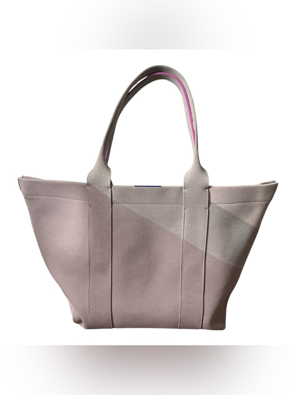 Rothy's Essential Tote in Lilac Haze magnetic closure